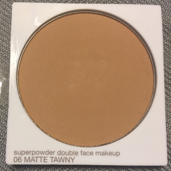 Clinique SuperPowder DoubleFace Powder Foundation - Picture 5 of 8